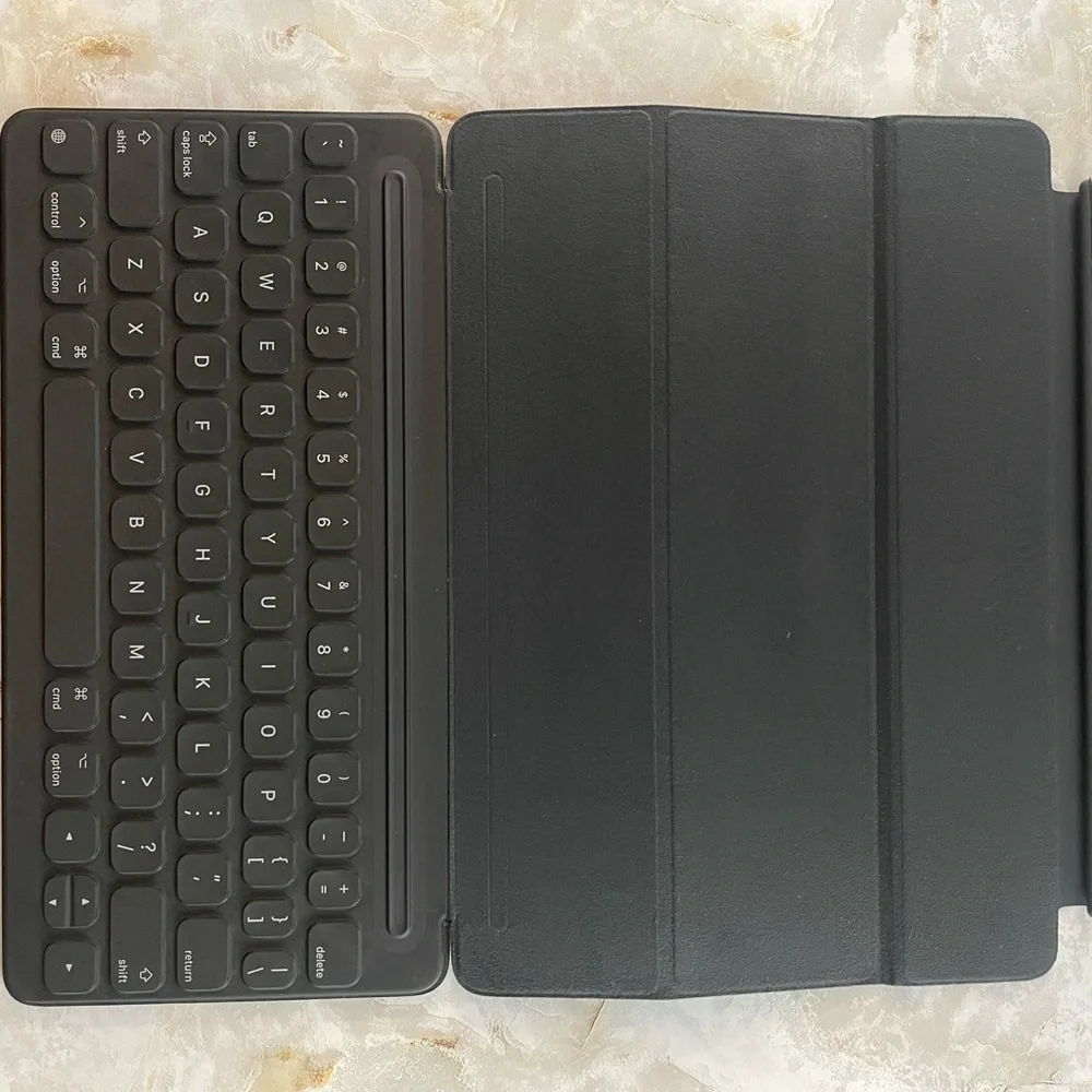 Apple - Smart Keyboard: iPad